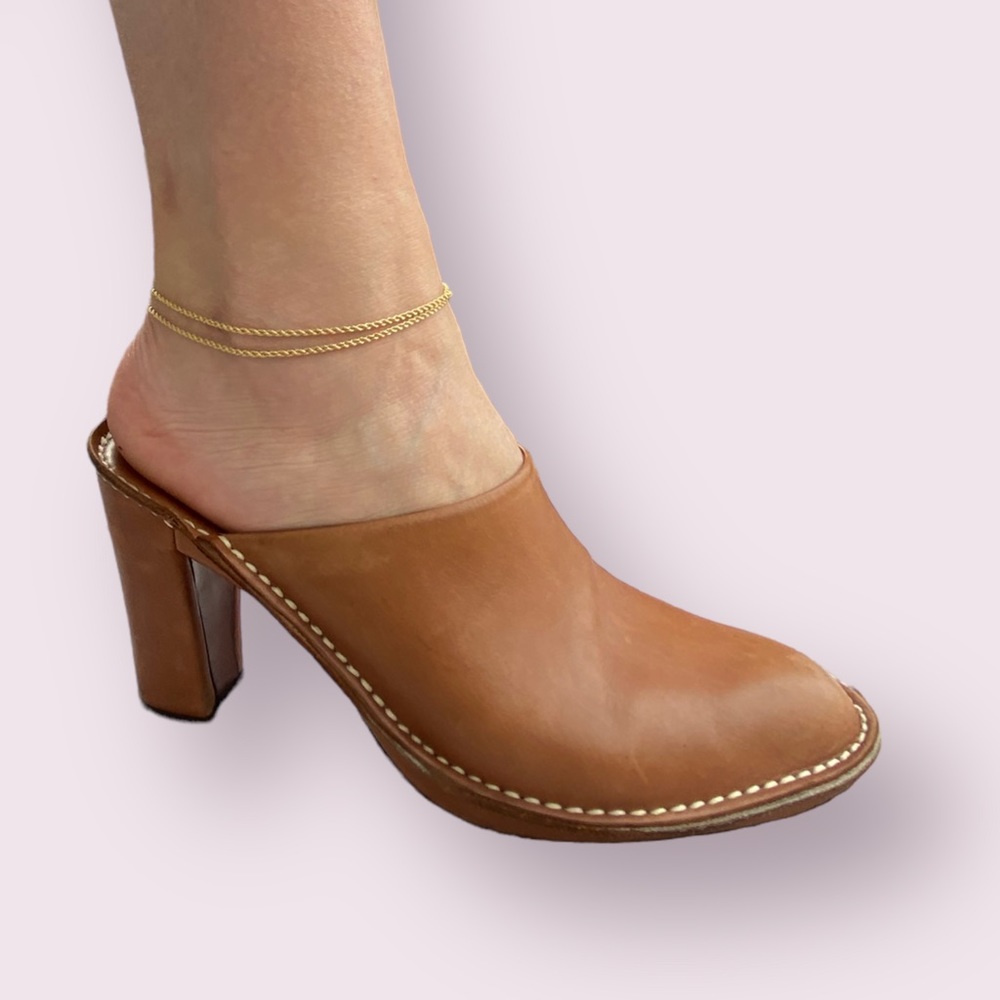 GENUINE LEATHER HEELED MULE/CLOG BY DONALD J PLINER